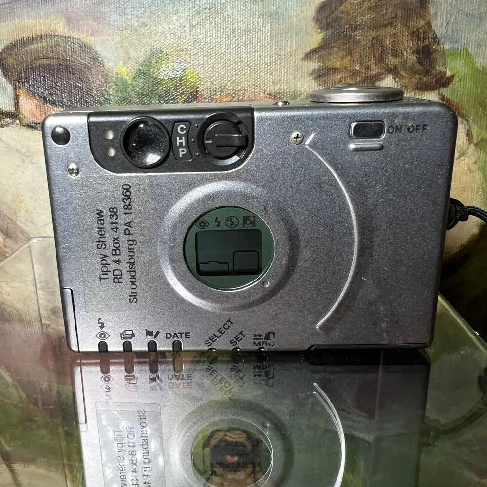 Canon ELPH 2 Digital Camera Silver with Case Untested AS IS